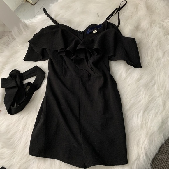 Francescas Black Cold Shoulder Ruffle Romper - Picture 4 of 7